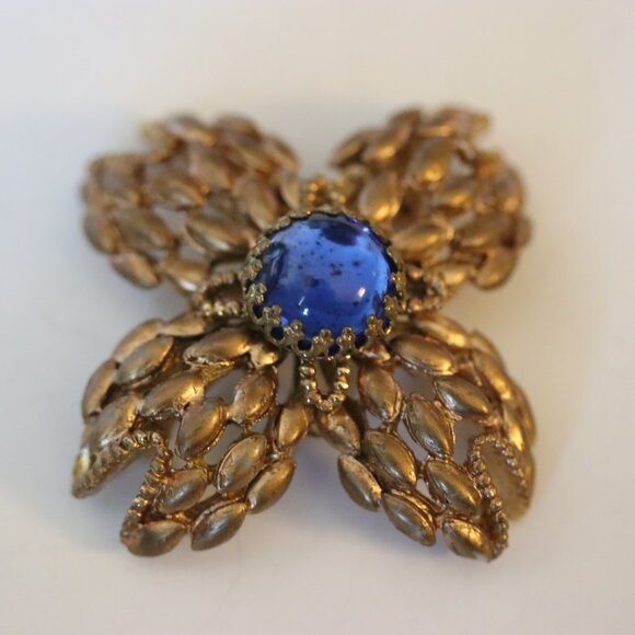 Vintage Signed BSK Blue Cabochon Maltese Cross Brooch Pin Copper Tone Metal - Picture 1 of 2